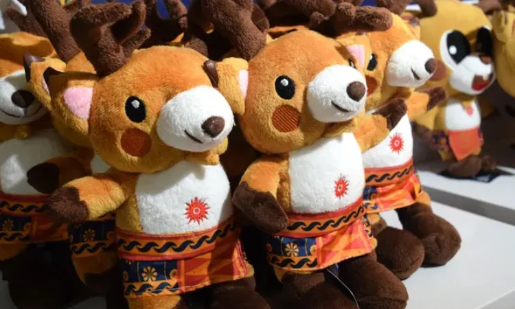 Contoh souvenir maskot, Sumber: tirto.id